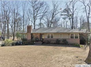 1729 Mountain Woods Cir, Birmingham, AL 35216