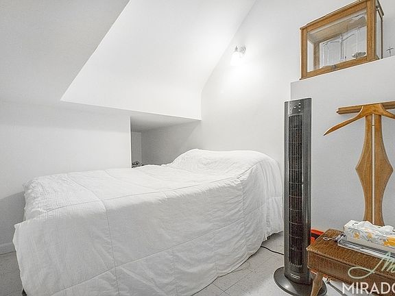 4th image of 26 E 13th St APT 6C