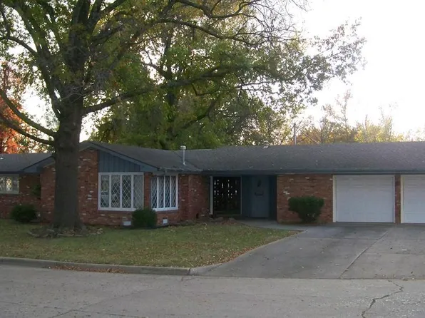 315 N Garfield Ave, Chanute, KS 66720