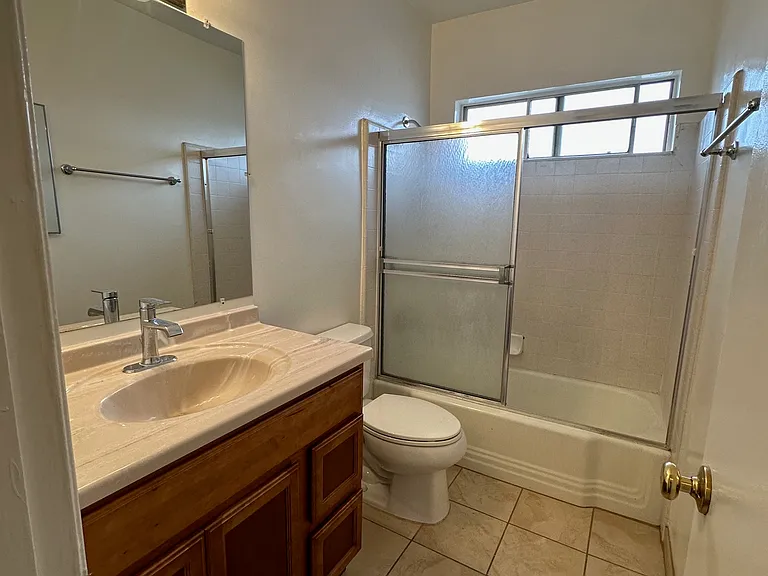 840 Haverford Ave #7 — Photo 16