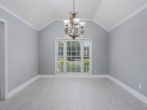 4th image of 1860 Gaineswood Dr