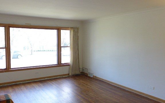 5th image of 10904 S Longwood Dr