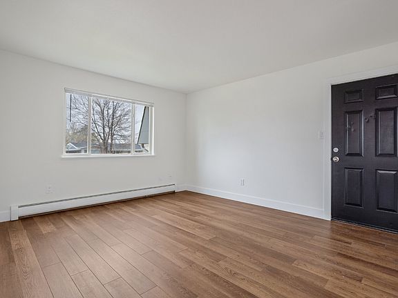 4th image of 1617 Oxford Dr APT A
