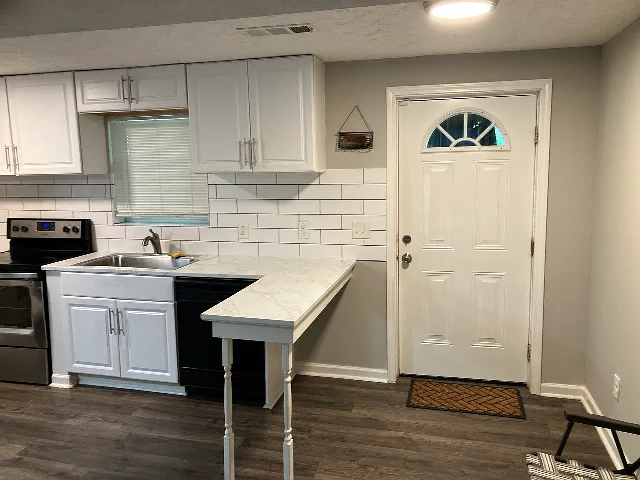 2 bed, 850 sqft, $1,500 — Photo 3