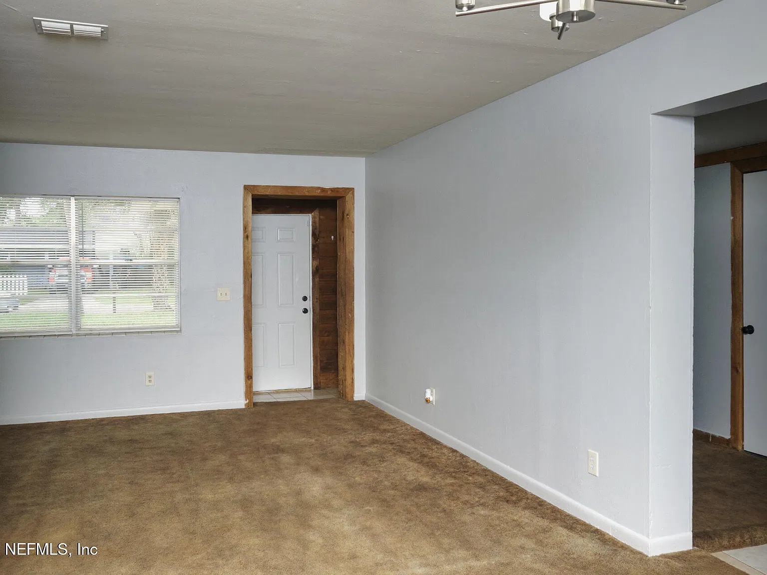 3 bed, 1.5 bath, 1412 sqft, $1,495 — Photo 4