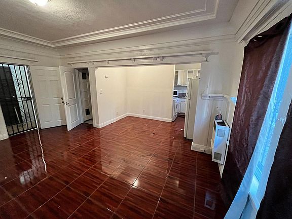 2nd image of 725 W 60th St APT 04