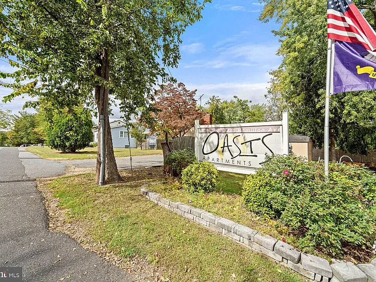 415 Hamilton Ave — Photo 1