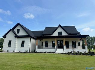 1104 Wauchula Pvt Dr, Athens, AL 35611