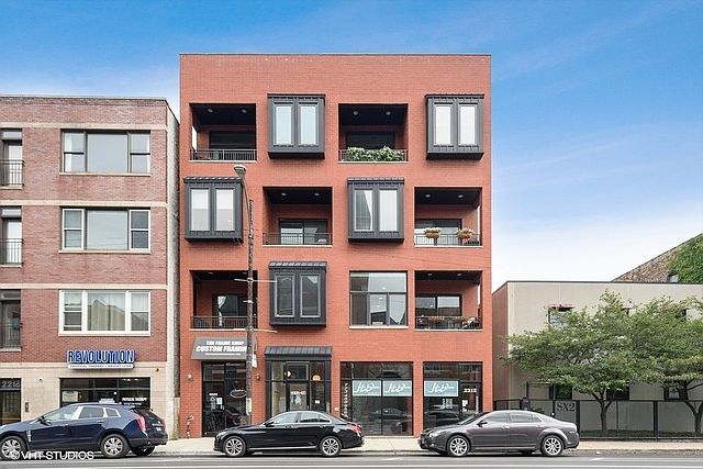 1st image of 2212 W North Ave Unit 201