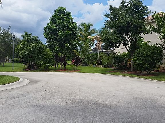 5th image of 4740 Long Key Ln