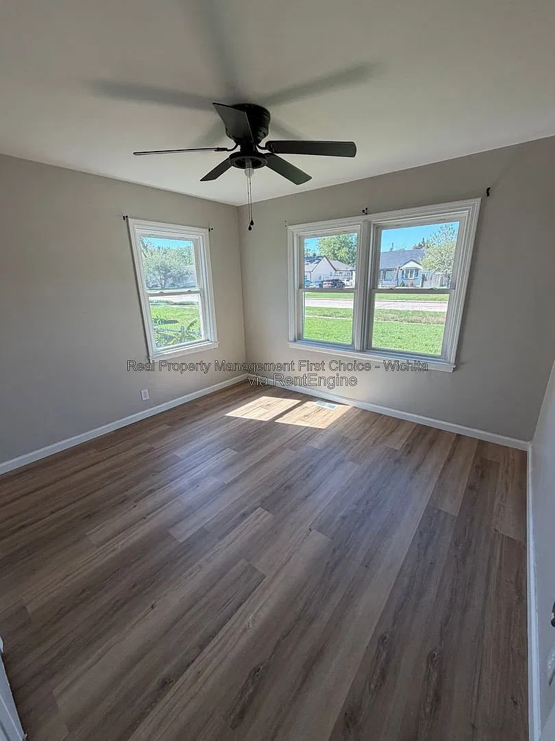 3 bed, 2.0 bath, 1100 sqft, $1,450 — Photo 3