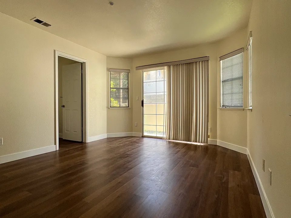 4173 El Camino Real #27