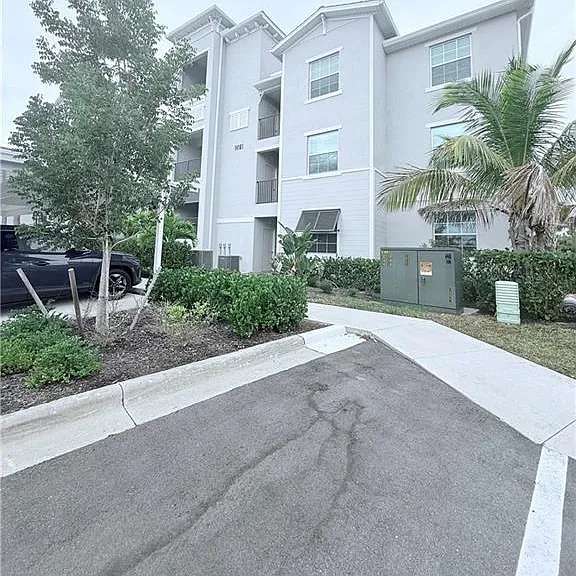 14161 Heritage Landing Blvd #1118 — Photo 2