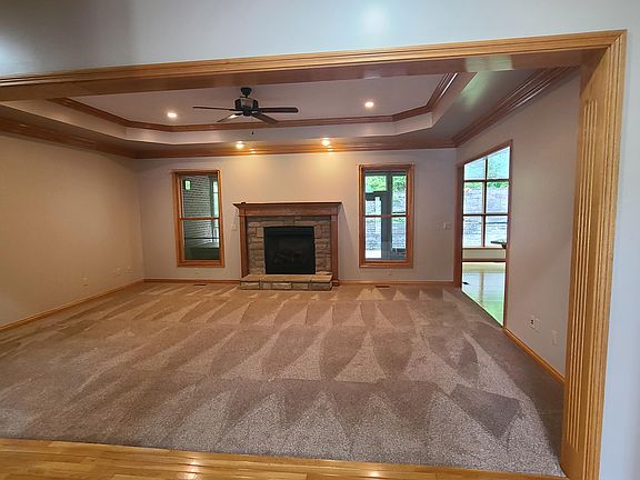 3rd image of 1710 Valley Dr