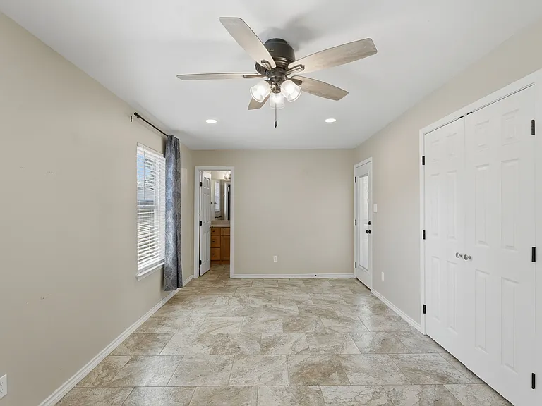 1409 Highland Dr — Photo 17