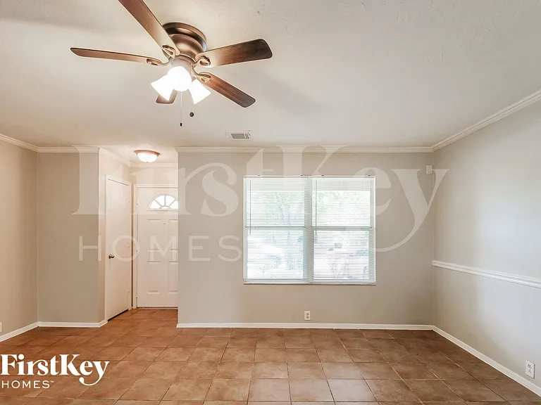 3235 Becker Glen St — Photo 3