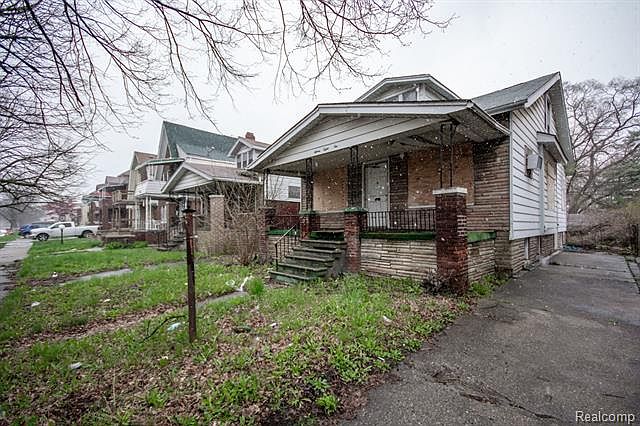 2nd image of 15810 Normandy St
