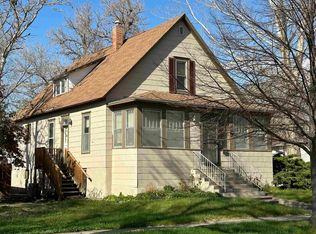 915-915 1/2 W 6th St, North Platte, NE 69101