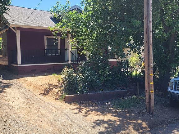 2nd image of 2843 Montgomery St