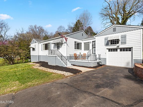 3rd image of 5719 Green Valley Dr