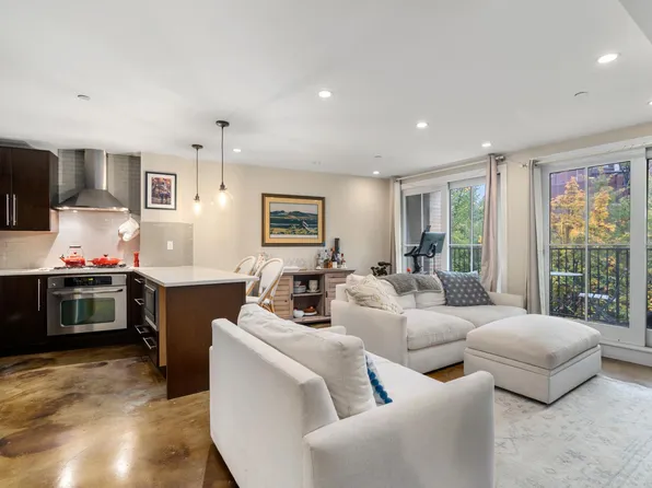 66 Salem St #4R, Boston, MA 02113