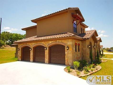 4th image of 1131 Redleaf Dr