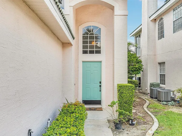 7221 Bay Club Way — Photo 25