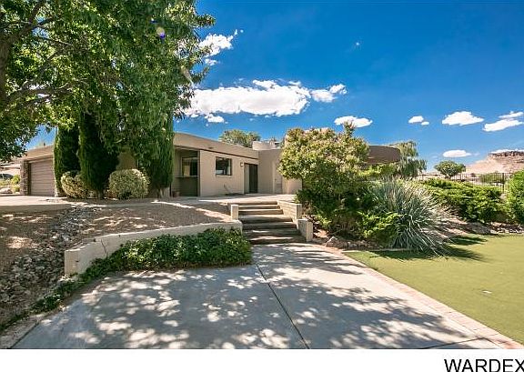 2nd image of 325 Greenway Dr