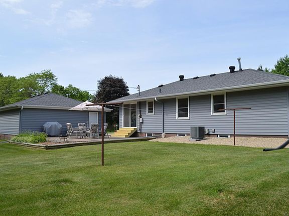 5th image of 7108 Idaho Ave N