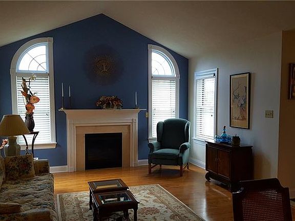 3rd image of 5110 Hemlock Ln