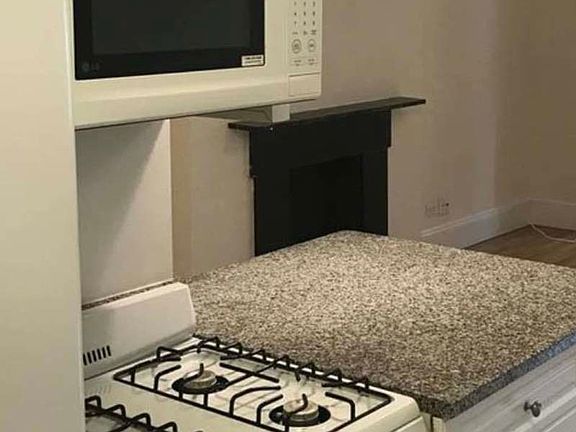 5th image of 131 E 61st St APT 2B