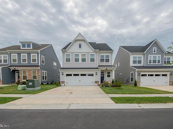 2nd image of 34282 Graham Cir