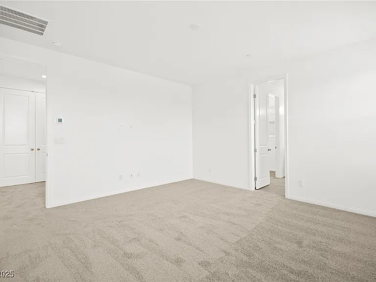 10140 Gabby Glen St — Photo 11