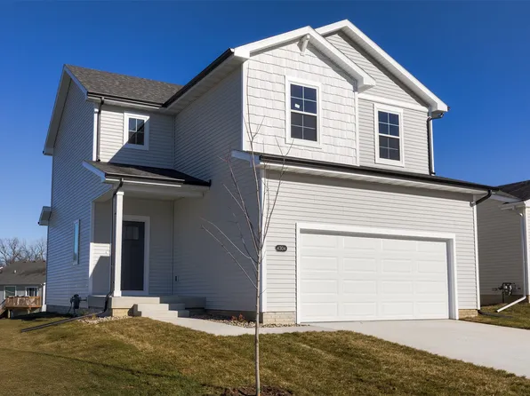4304 Grover Woods Ln, Des Moines, IA 50317