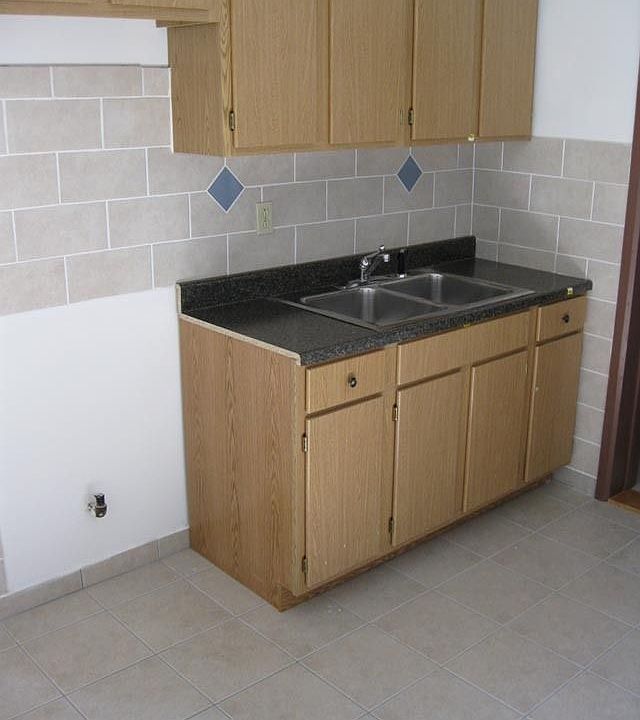 2nd image of 12 Newell St