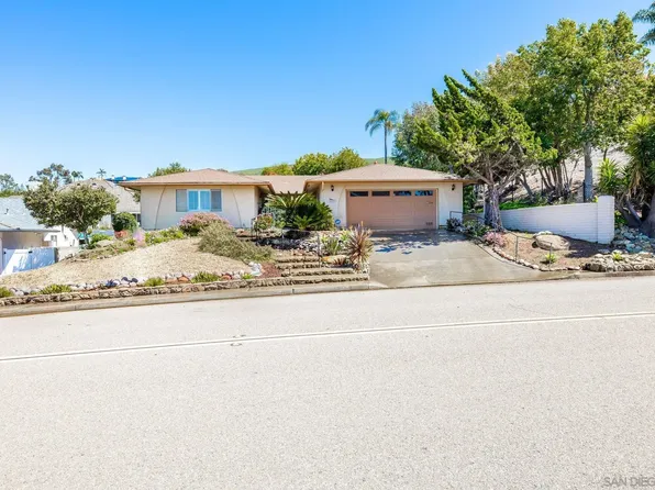 1225 San Pablo Dr, San Marcos, CA 92078