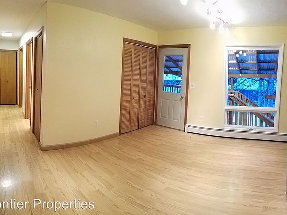 2nd image of 10146 Colville St