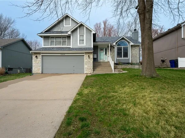 12464 S Mullen Cir, Olathe, KS 66062