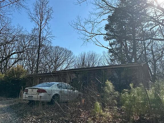 3rd image of 745 Sam Gibbs Rd