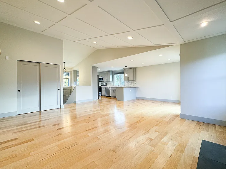 5657 23rd Ave SW — Photo 6
