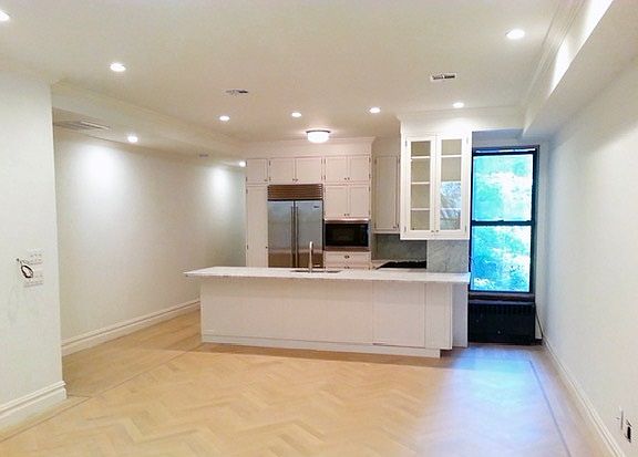 3rd image of 205 W 107th St #2E