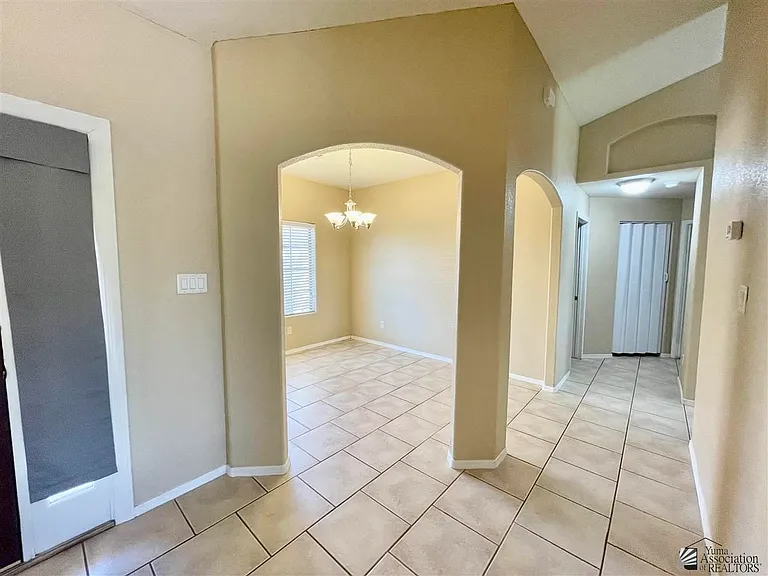2330 W 22nd Pl — Photo 7