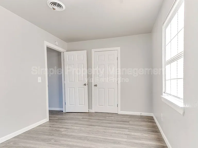 3312 S Harvey Ave — Photo 8