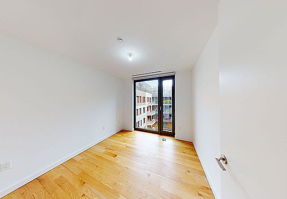 5th image of 123 Melrose St APT 404