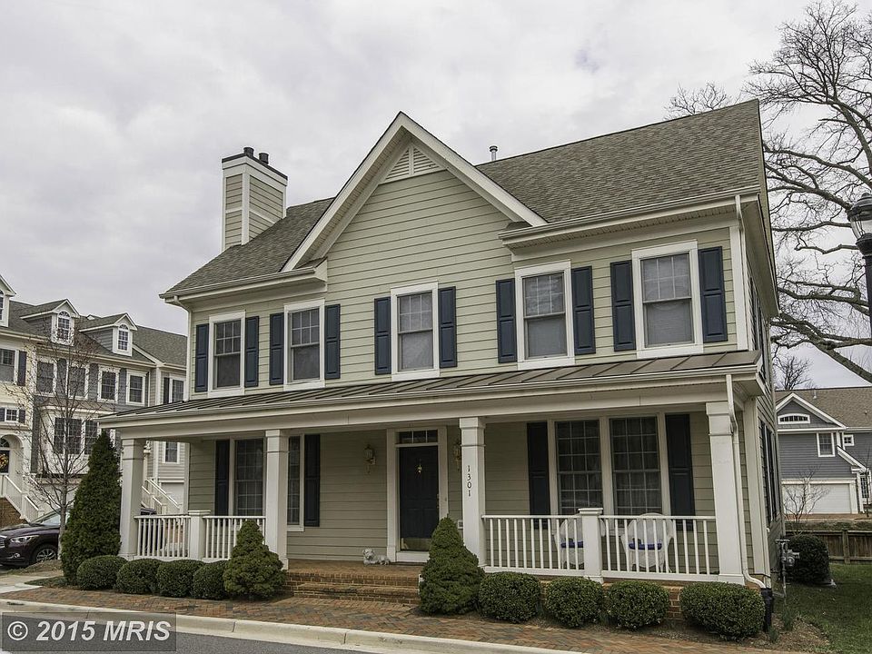 1st image of 1301 S Kenmore Cir
