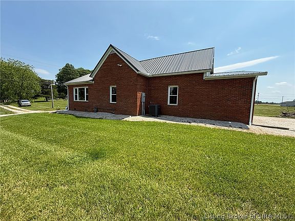 4th image of 3856 Ten Dollar Road SE