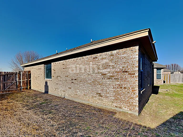 904 Crowder Dr — Photo 21