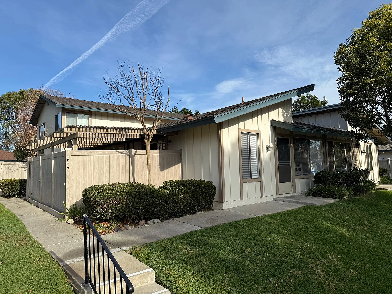 2 bed, 826 sqft, $2,850 — Photo 1