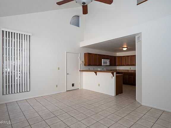 4th image of 724 N Los Feliz Dr