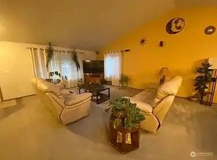 31 NE Sandra Ln, Belfair, WA 98528